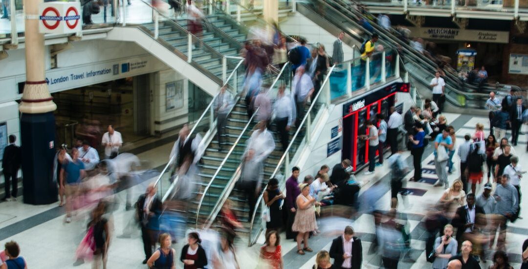 Présentation du métier de détective privé : réalité et clichés